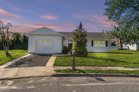 Photo of 5 Gramercy Court, Toms River NJ
