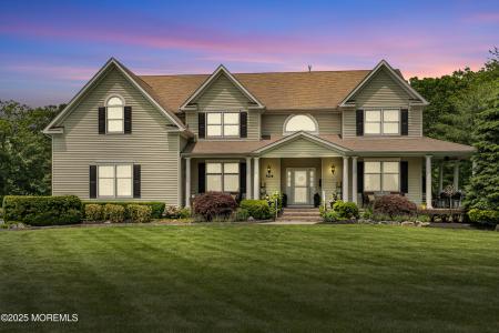 Photo of 529 Woodview Road