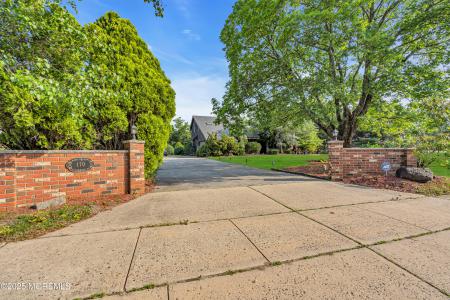 Photo of 170 Riverwood Drive
