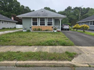 Photo of 23 Yellowstone Drive, Toms River NJ