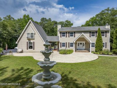 Photo of 384 Hilliard Boulevard