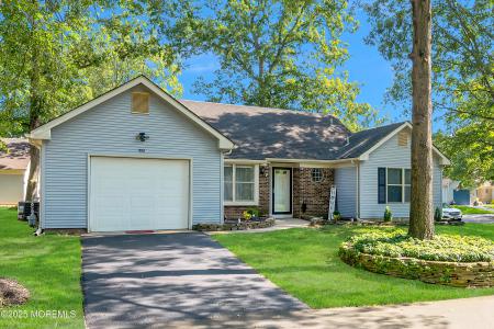 Photo of 550 Petunia Lane