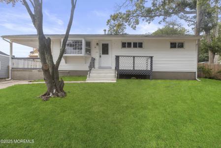 Photo of 28 Anchorage Boulevard, Bayville NJ