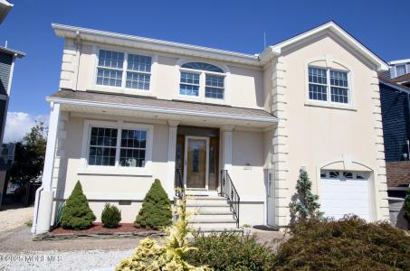 Photo of 1663 East Drive