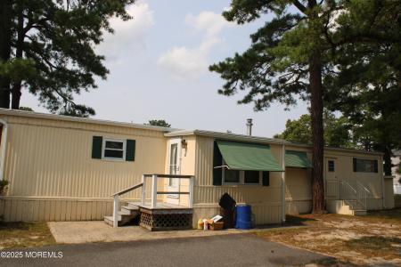 Photo of 52 Woodchuck Parkway