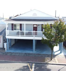 Photo of 1118 Boulevard
