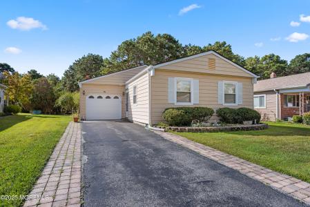 Photo of 77 Chesterfield Lane, Toms River NJ