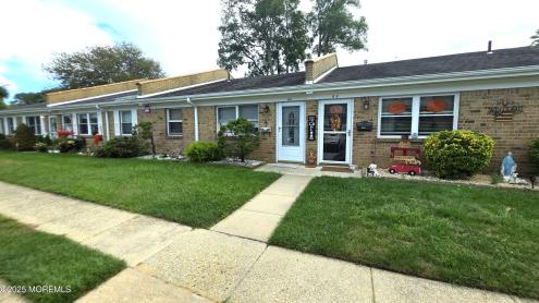 Photo of 66 Breeze Court 97, Brick NJ