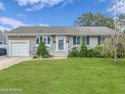 Photo of 114 Crescent Drive, Brick NJ
