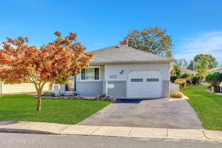 Photo of 428 Saint Thomas Drive, Toms River NJ