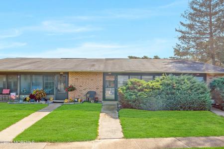Photo of 20 Yorkshire Court E, Manchester NJ