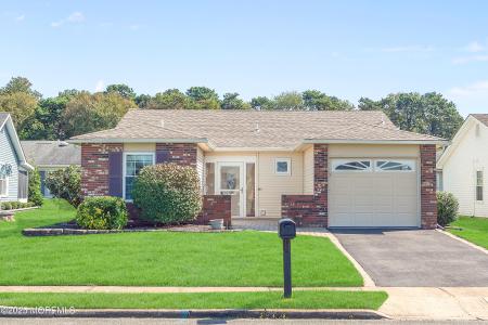 Photo of 10 Vernon Court, Brick NJ