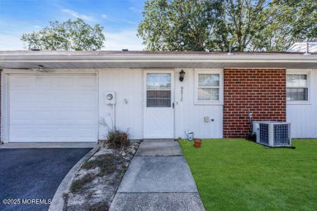 Photo of 931 Thornhill Court C, Lakewood NJ
