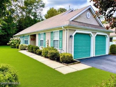 Photo of 6 Schoolhouse Lane, Lakewood NJ