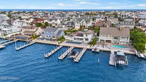 Photo of 233 Curtis Point Drive