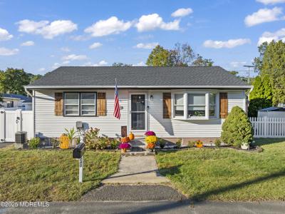 Photo of 240 Timberline Road, Toms River NJ