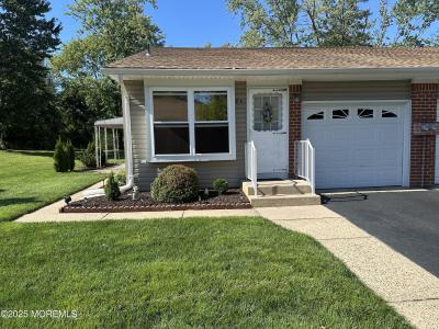 Photo of 8a Yorktowne Parkway