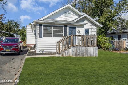 Photo of 413 Pine Street, Lakehurst NJ