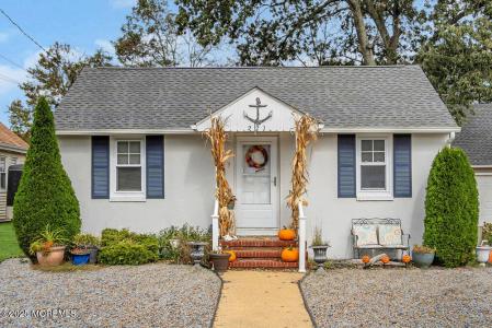 Photo of 221 E Lakewood Avenue, Ocean Gate NJ