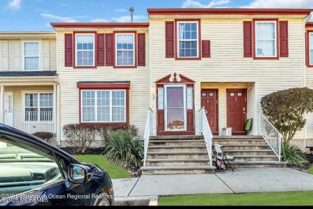 Photo of 129 Liverpool Court, Lakewood NJ