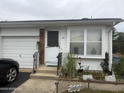 Photo of 8 Hancock Drive B, Whiting NJ