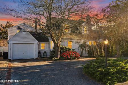 Photo of 72 Pershing Boulevard