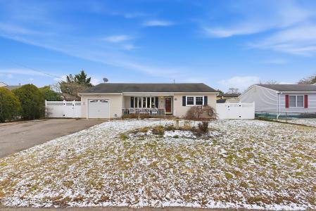 Photo of 123 Oakwood Place