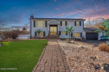 Photo of 19 Beacon Street