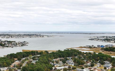 Photo of 1 Whitecap Way, Brick NJ