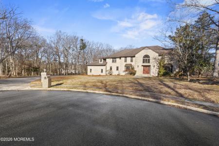 Photo of 305 Woodview Court