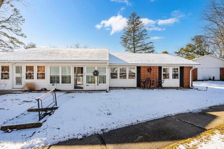 Photo of 486b Thornbury Court 1002