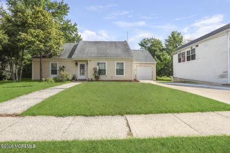 Photo of 123 Hearth Court, Lakewood NJ