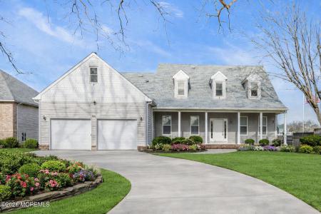 Photo of 556 Parker Avenue