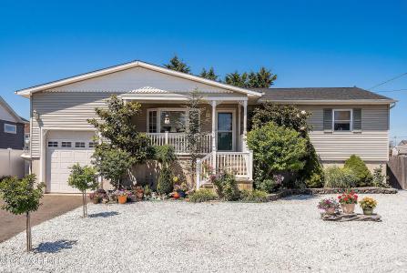 Photo of 3251 Oceanic Drive