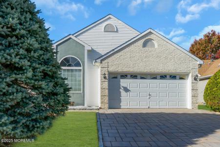 Photo of 8 Newbury Court