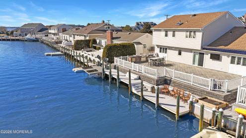 Photo of 327 Tide Pond Road