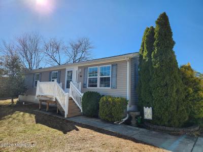 Photo of 96 Woodchuck Parkway, Whiting NJ