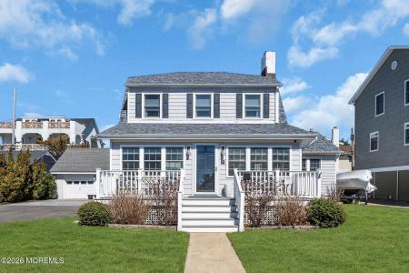 Photo of 108 Roanoke Avenue