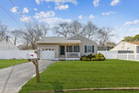 Photo of 449 Ann Avenue