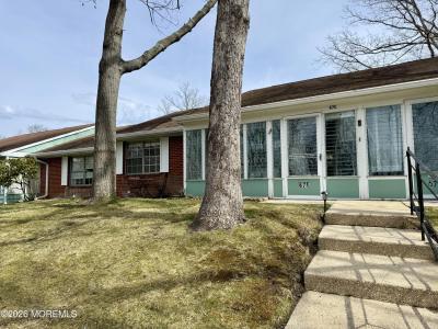Photo of 67 Dorchester Drive E