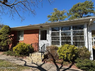 Photo of 133 Hudson Parkway C, Whiting NJ