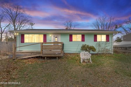 Photo of 27 Sylvan Lake Boulevard