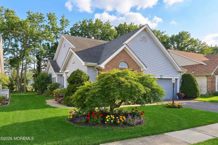 Photo of 148 Sylvan Lake Boulevard