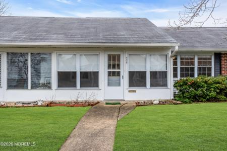 Photo of 933b Thornhill Court