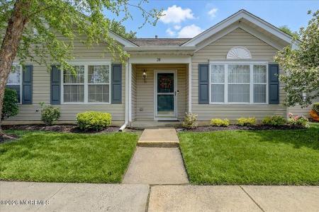 Photo of 28 Golden Willows Avenue