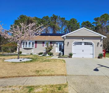 Photo of 9 Flamingo Way, Toms River NJ
