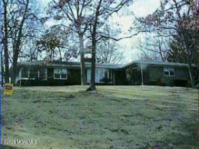 Photo of 864 Breezy Oaks Drive, Toms River NJ