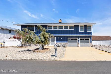 Photo of 530 Bayview Drive
