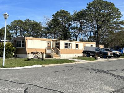 Photo of 13 Bluebird Lane, Whiting NJ