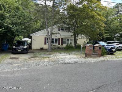 Photo of 401-403 Glenn Road